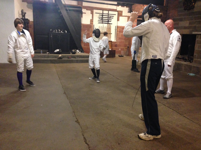 Students+participate+in+fencing+lessons