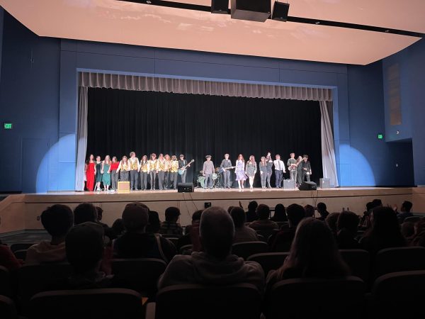 All of the acts from the Variety Show came out to take a final bow before SLAM’s final song.